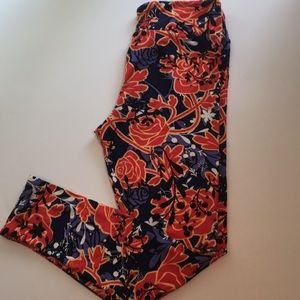 New LuLaRoe TC Leggings Navy blue with roses